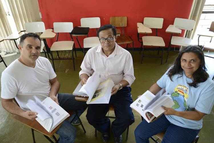 Edmilson, Goete e Margarida fazem parte do grupo de 240 educadores voluntários. Eles baterão de porta em porta para divulgar a ação