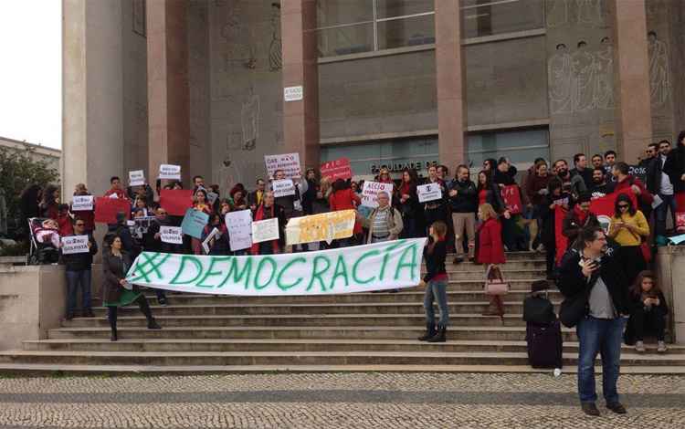 No auditório do local é realizado o IV Seminário Luso-Brasileiro de Direito, que debate as crises vividas por Brasil e Portugal e questões do direito constitucional contemporâneo