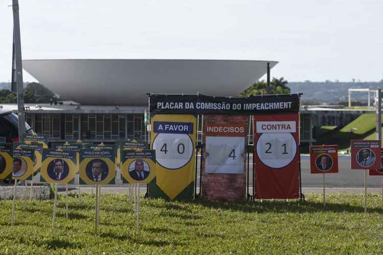 Segundo um dos organizadores, a mobilização simbólica é para pedir atenção da sociedade em torno das quatro votações sobre o impeachment de Dilma