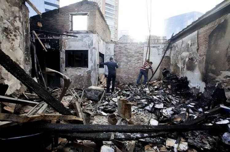 Não sobrou nada: o incêndio acabou com o escritório na Avenida Santo Amaro, em São Paulo