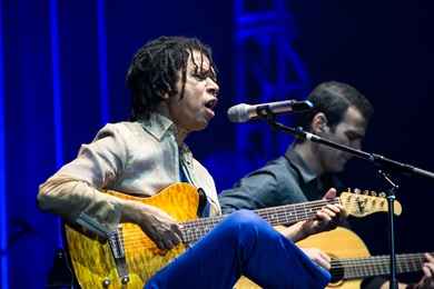 Em momento acústico, Djavan encantou com 'Açaí'