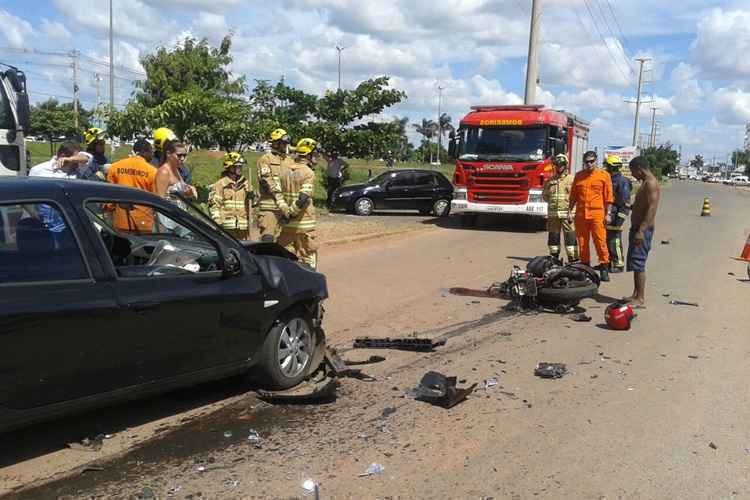 O  motociclista, Felipe Antônio Silva Zahr, 25 anos, morreu na hora