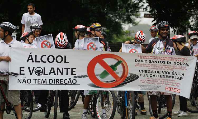 Estudante que atirou braço de ciclista em córrego tem pena reduzida