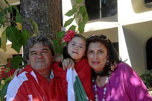 Jackson e Cleo vão com a filha, Giovanna, para a frente do Congresso: para eles, vale defender os avanços sociais dos últimos anos