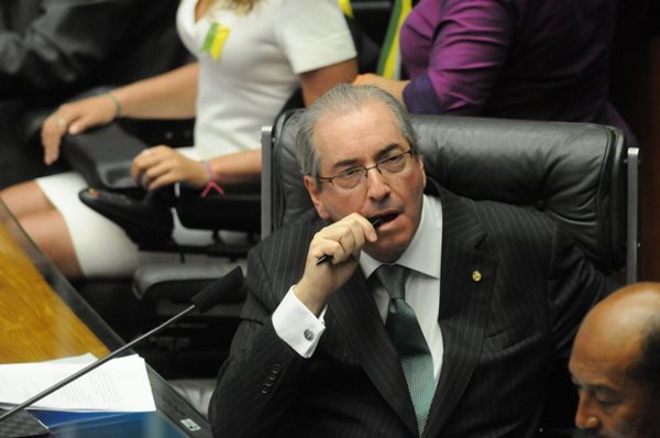 O presidente da Câmara chegou ao Senado pela porta dos fundos e não cruzou o Salão Azul antes de falar reservadamente com Renan Calheiros (PMDB-AL) na sala de audiências