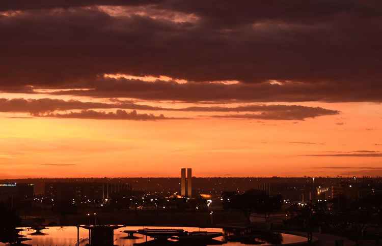 Nebulosidade aumenta: temperatura máxima de 30°C