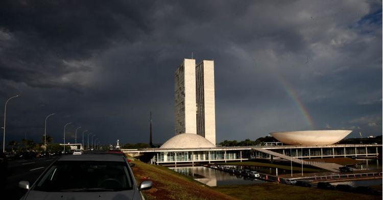 A apreensão tomou conta de boa parte dos 21.795 funcionários comissionados do governo %u2014 que podem ser substituídos com a chegada de outro governo