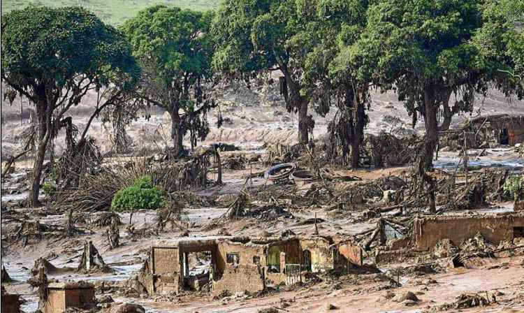 Rompimento da barragem de Fundão, da Samarco, em novembro do ano passado, deixou 19 mortos e um desaparecido no distrito de Bento Rodrigues