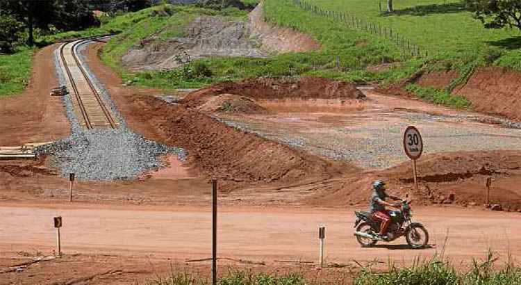 Trecho inconcluso da ferrovia Norte-Sul em Goiás: obras que dependam do Tesouro continuarão empacadas