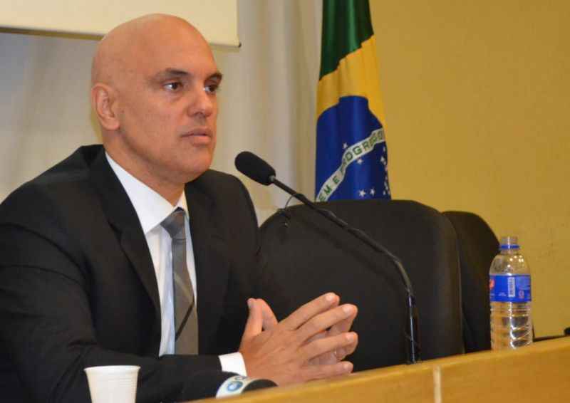 Alexandre Moraes é cotado para ocupar o Ministério da Justiça no governo transitório de Temer.