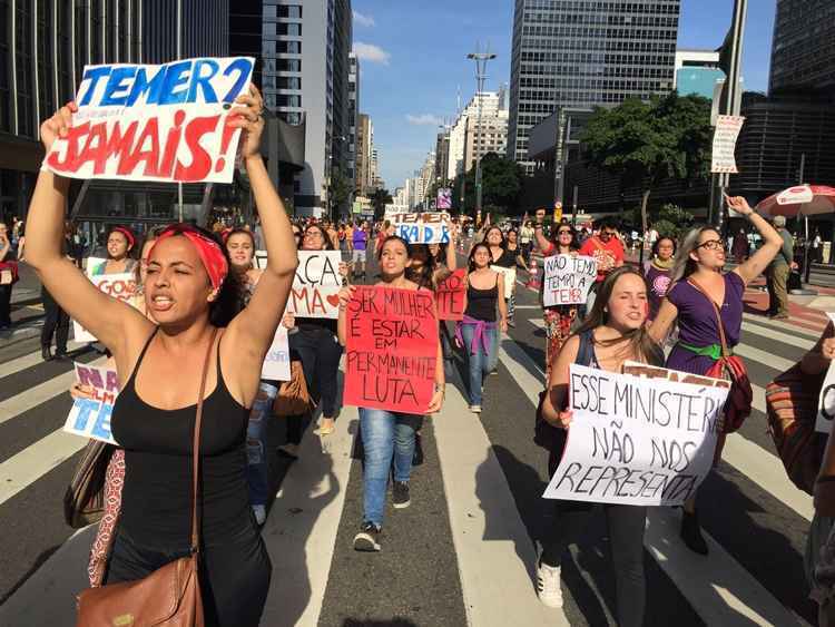 Organizadores estimam que 10 mil pessoas participaram do ato; manifestação começou na Praça do Ciclista, na Avenida Paulista e seguiu até a Praça Roosevelt, no centro da capital