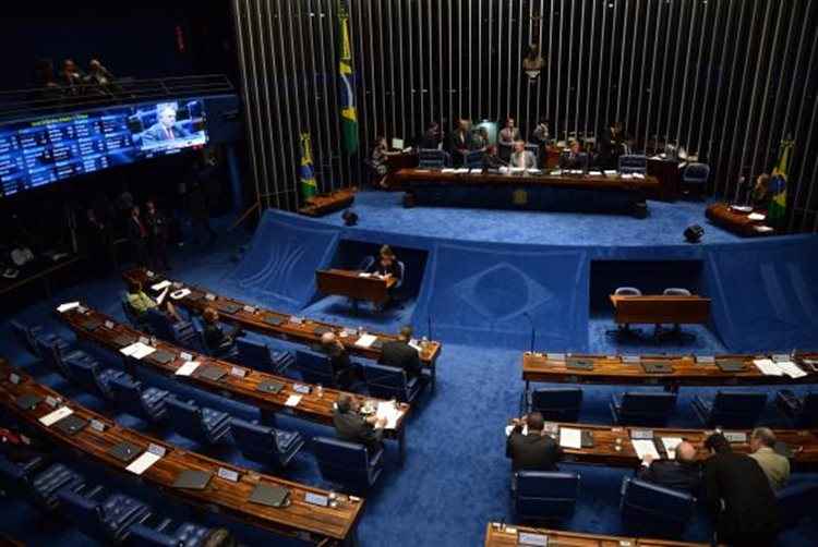 Para ir à sanção, a PEC precisa ser aprovada em dois turnos no Senado e na Câmara dos Deputados