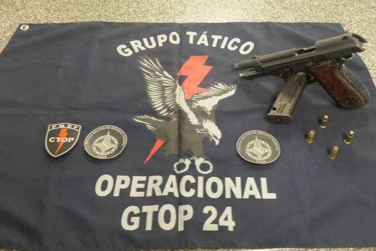 Policiais encontram pistola calibre 765 e quatro projéteis intactos com homem na Estrutural