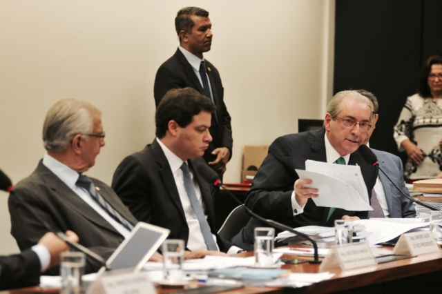 Nelson Marchezan Júnior (PSDB-RS) questionou qual seria a origem do depósito de R$ 5 milhões que teriam sido enviados ao truste na Suíça e que, segundo ele, não foram declarados no Brasil