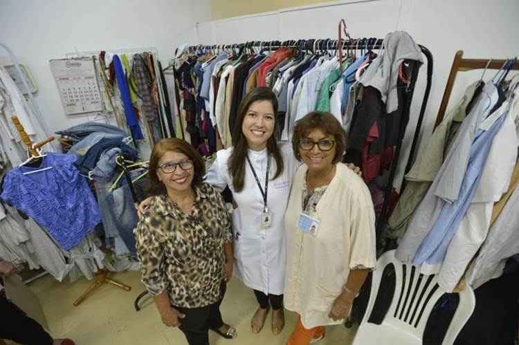 As assistentes sociais Lilia e Ana Alice, e a voluntária Francisca