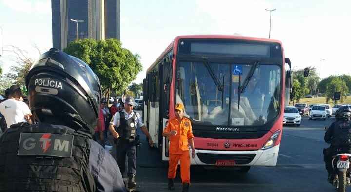 Segundo informações preliminares da Polícia Militar, suspeita-se que o agredido teria cometido roubos ou furtos na região