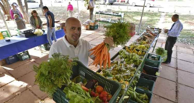 'Agora, estou pensando em expandir para as compras de supermercado e transformar em um negócio. Às vezes as pessoas compram um sabão em pó de marca inferior para economizar. Mas, no coletivo, ela pode pegar o produto de primeira linha e, ainda assim, pagar mais barato'
Cristiano Barbosa, publicitário