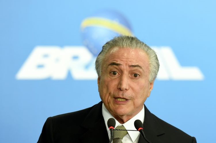 No domingo passado, o presidente em exercício recuou e informou que 