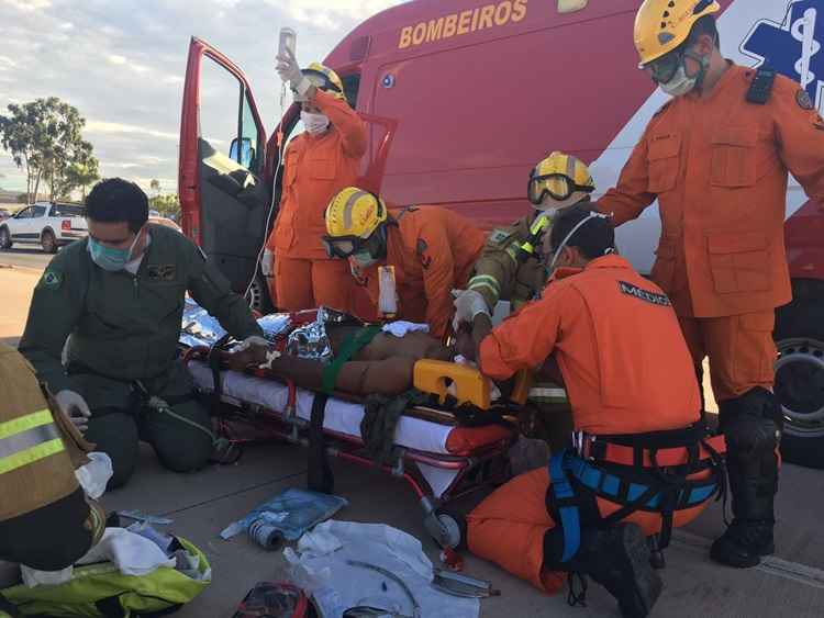 A vítima, ainda não identificada, fraturou o braço esquerdo e foi encaminhada ao Hospital de Base do Distrito Federal