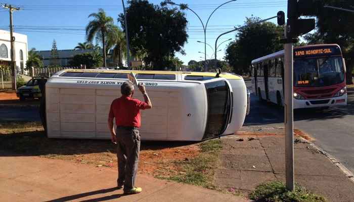 No momento da colisão, nenhuma criança estava dentro do automóvel. Na van estava apenas o motorista e um monitor. No outro veículo estavam pai e filho. Os envolvidos não tiveram ferimentos