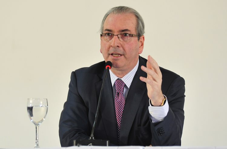 Cunha disse também que vai recorrer à Comissão de Constituição e Justiça (CCJ) da decisão de Maranhão de retirar consulta do colegiado