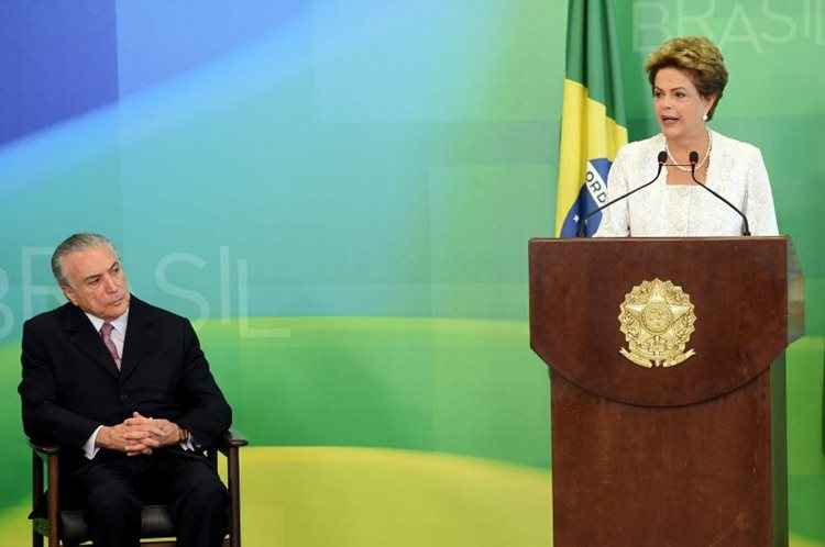 Para evitar uma eventual cassação, Temer, que assumiu a Presidência após o afastamento de Dilma, pediu para que o tribunal discuta se ele pode ser responsabilizado por atos que teriam sido supostamente cometidos por Dilma e pelo PT.