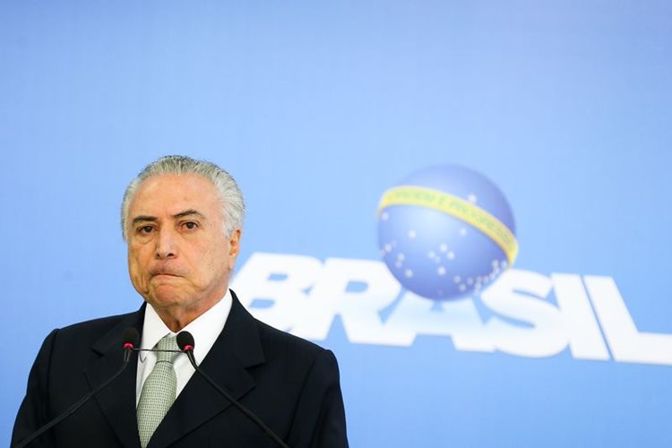 O governo entende que essa estratégia serve para agradar a bancada do PMDB na Câmara, já que Marx é deputado, e a Renan, que pode influenciar no processo de impeachment da presidente afastada Dilma Rousseff no Senado