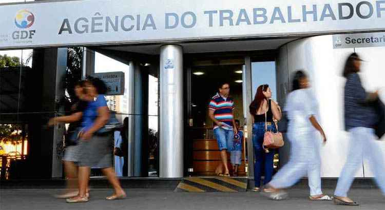 Desemprego está em 11,2% da população ativa e caminha para 14%: cada ponto percentual a mais significa um milhão de pessoas sem trabalho