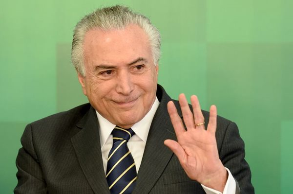 Na reunião, Temer disse que não vai se intrometer nas negociações para não correr risco de rachar a base aliada e cometer os mesmos erros da presidente afastada Dilma Rousseff (PT)