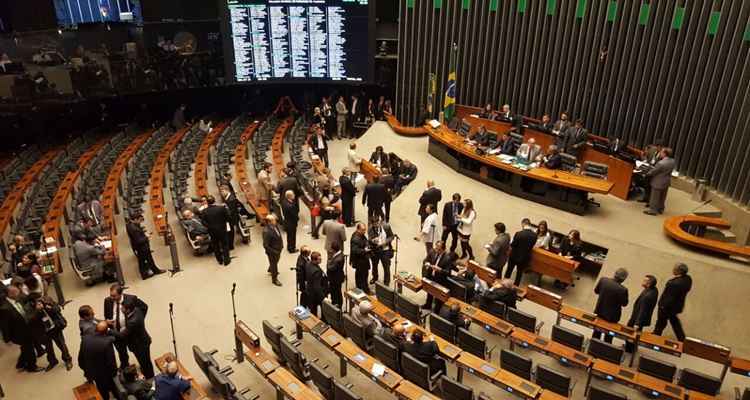 Com 262 deputados, a sessão da votação, que será secreta, teve início no Plenário