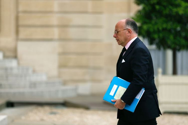 Segundo Cazeneuve, 160 pessoas ligadas a atividades de terrorismo foram pesas