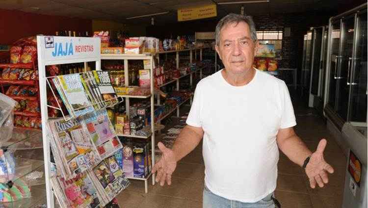 O comerciante Gilmar Araújo sofreu o 38º assalto na região: 