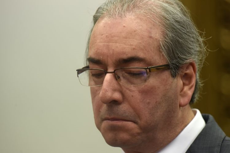 Lewandowski, que está de plantão durante a pausa do Judiciário, alegou que não viu motivo para urgência na análise do pedido de Cunha