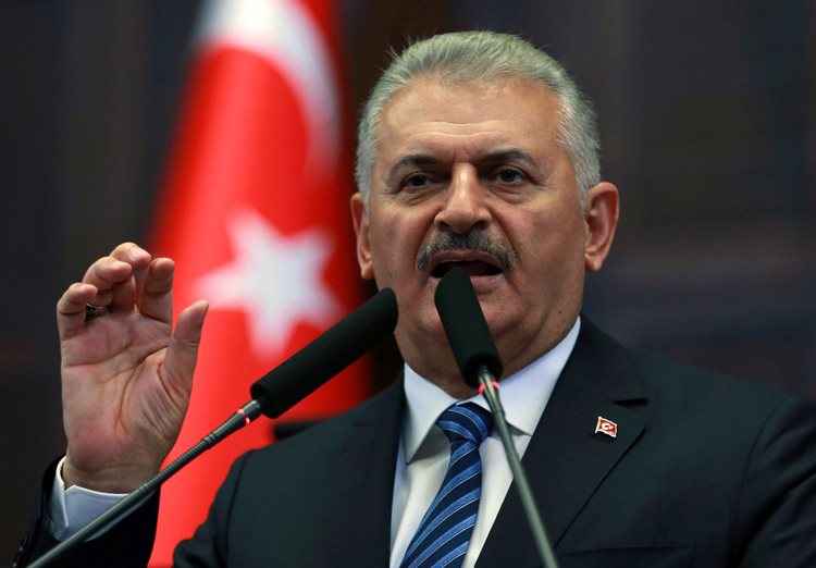 Primeiro ministro turco, Binali Yildirim, durante o discurso onde  a Turquia avisa os EUA a não sacrificar as relações entre dois países por causa  do 