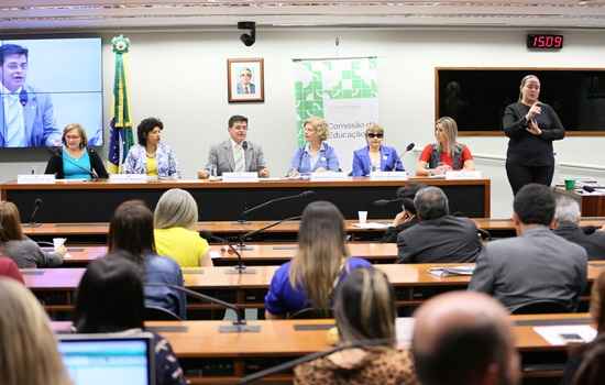 As comissões de Defesa da Pessoa com Deficiência; e de Educação da Câmara dos Deputados debateram o direito ao aprendizado ao longo de toda a vida