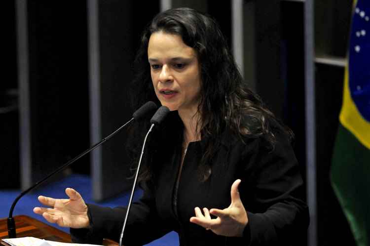 Ela reafirmou que todo o trabalho de acusação foi constitucional, legal e legítimo e pediu que apoiadores não cedam a provocações