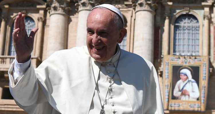 A declaração foi feita na inauguração de uma pequena estátua de bronze da santa no jardim do Vaticano