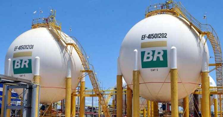 BR Distribuidora: venda da empresa ligada à Petrobras é considerada no Projeto de Lei Orçamentária de 2017 para cumprir a meta anual