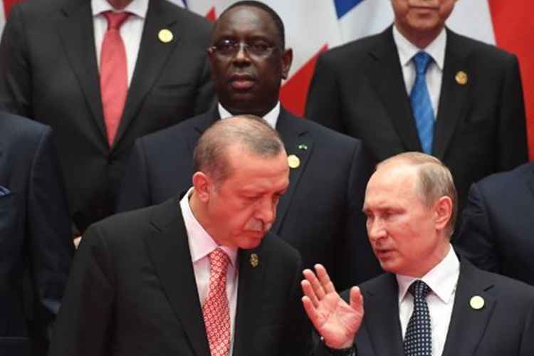 Rússia e a Turquia sofreram uma ruptura em suas relações por sete meses após a Turquia ter abatido um caça russo em sua fronteira com a Síria em novembro de 2015