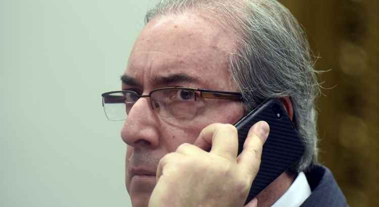 Ex-presidente da Câmara continua orientando os aliados: estratégia é protelar votação e, se der, mudar até a data