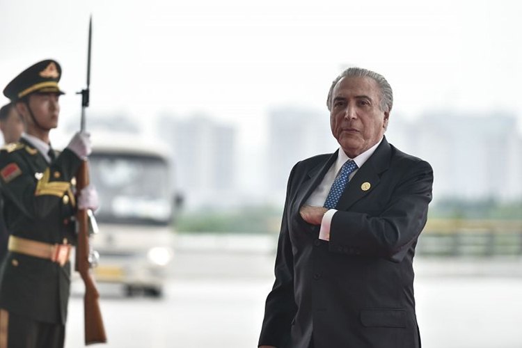 Somente nesta terça-feira, quando retornar da viagem à China, Temer dará a última palavra sobre a presença da família presidencial e o uso da faixa