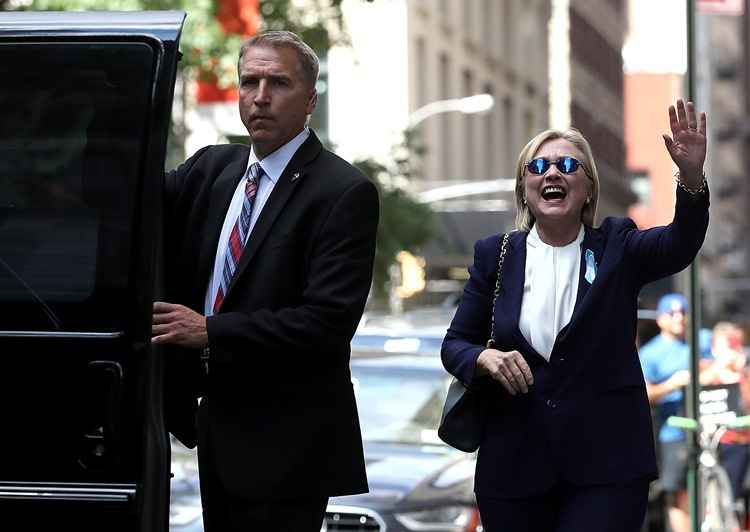 Em função da pneumonia, Hillary  suspendeu atos de campanha na Califórnia nesta segunda e terça-feira