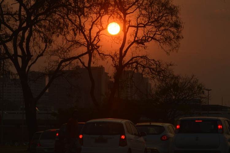 Os termômetros alcançaram 34,9ºC, a temperatura mais alta do ano na capital do país