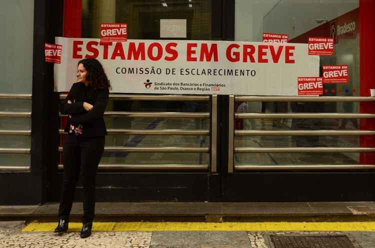 Bancos propõem reajuste de 8% e greve dos bancários pode acabar hoje