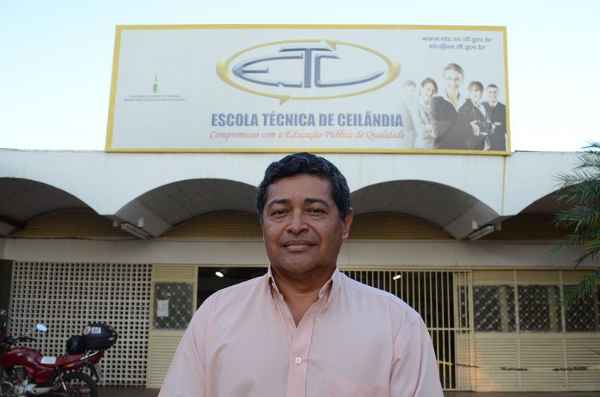 Joubert Almada Corrêa, diretor da Escola Técnica de Ceilândia