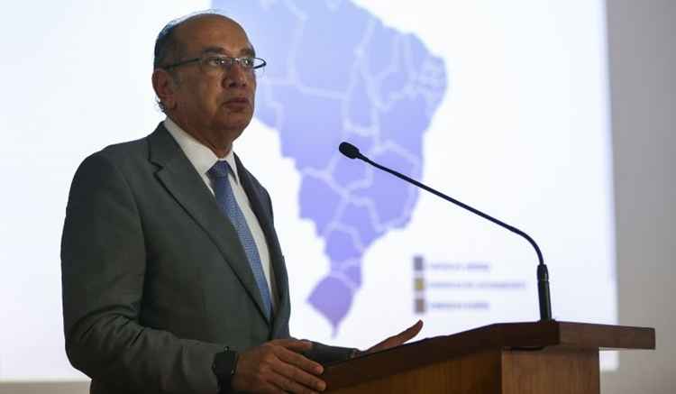 Depois de trocar o local de votação de 700 mil eleitores, Gilmar Mendes só pede que
o direito ao voto seja respeitado