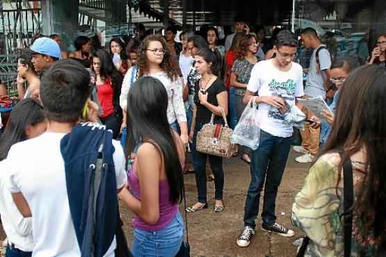 Candidatos do Enem deste ano precisaram propor caminhos para que manifestações de preconceito contra as religiões sejam coibidas. No DF, 31,8% dos inscritos não compareceram às provas