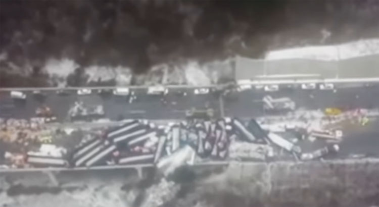 Engavetamento com 56 veículos deixa 17 mortos no Norte da China