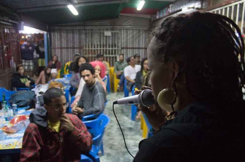 O Sarau-Vá movimenta a cena poética da Ceilândia