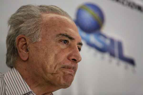 Temer comemora aprovação da PEC do teto e admite 